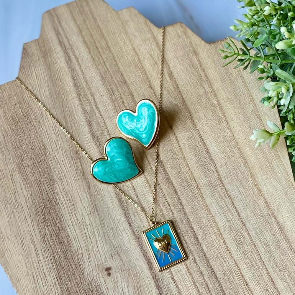 Stainless steel adjustable necklace with pendant & heart shaped earrings (set)